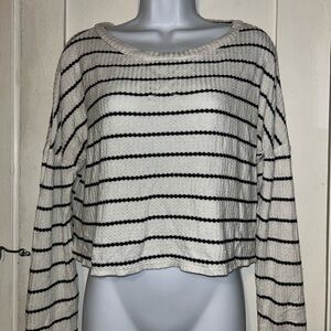 Charlotte Russe White & Black Striped Cropped Long-Sleeve Top